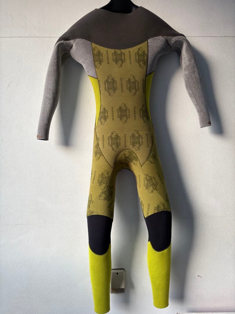 裏起毛で暖か‼︎【RASH】5x3mm セミドライフルスーツ　ラッシュ