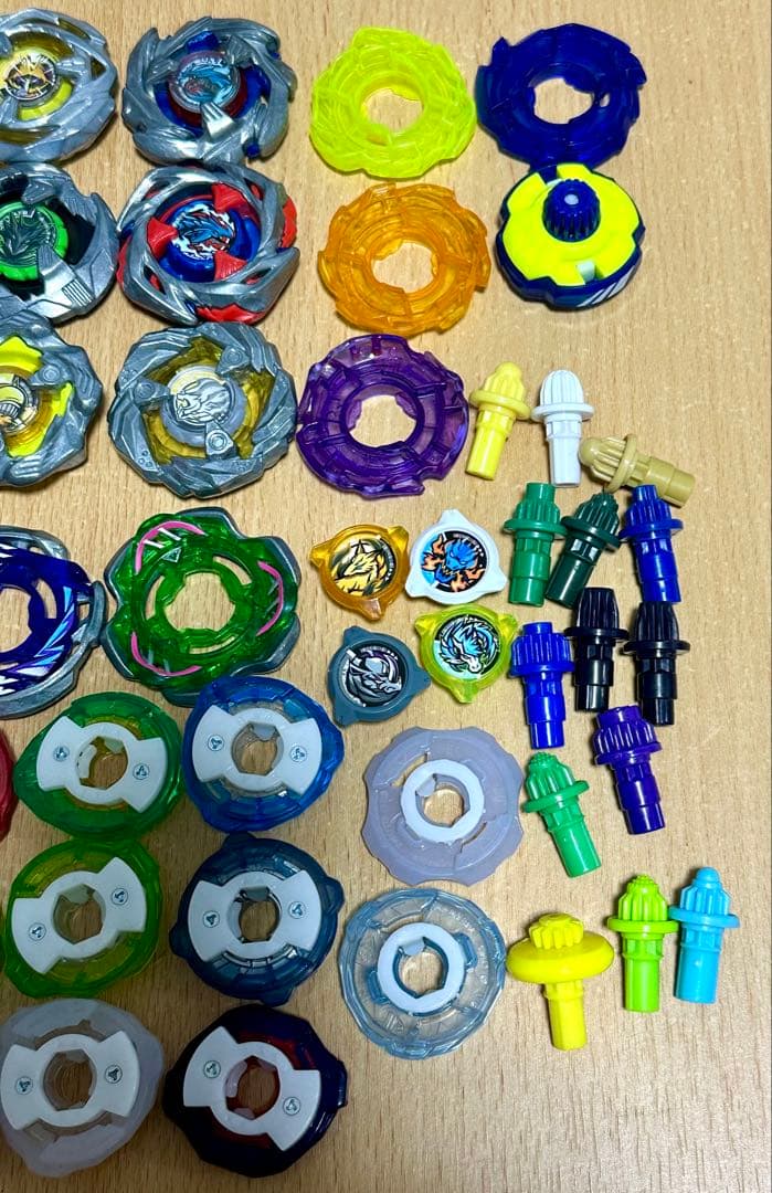 ベイブレードX まとめ売り　多色 ベイランチャー付き　+おまけ付き！