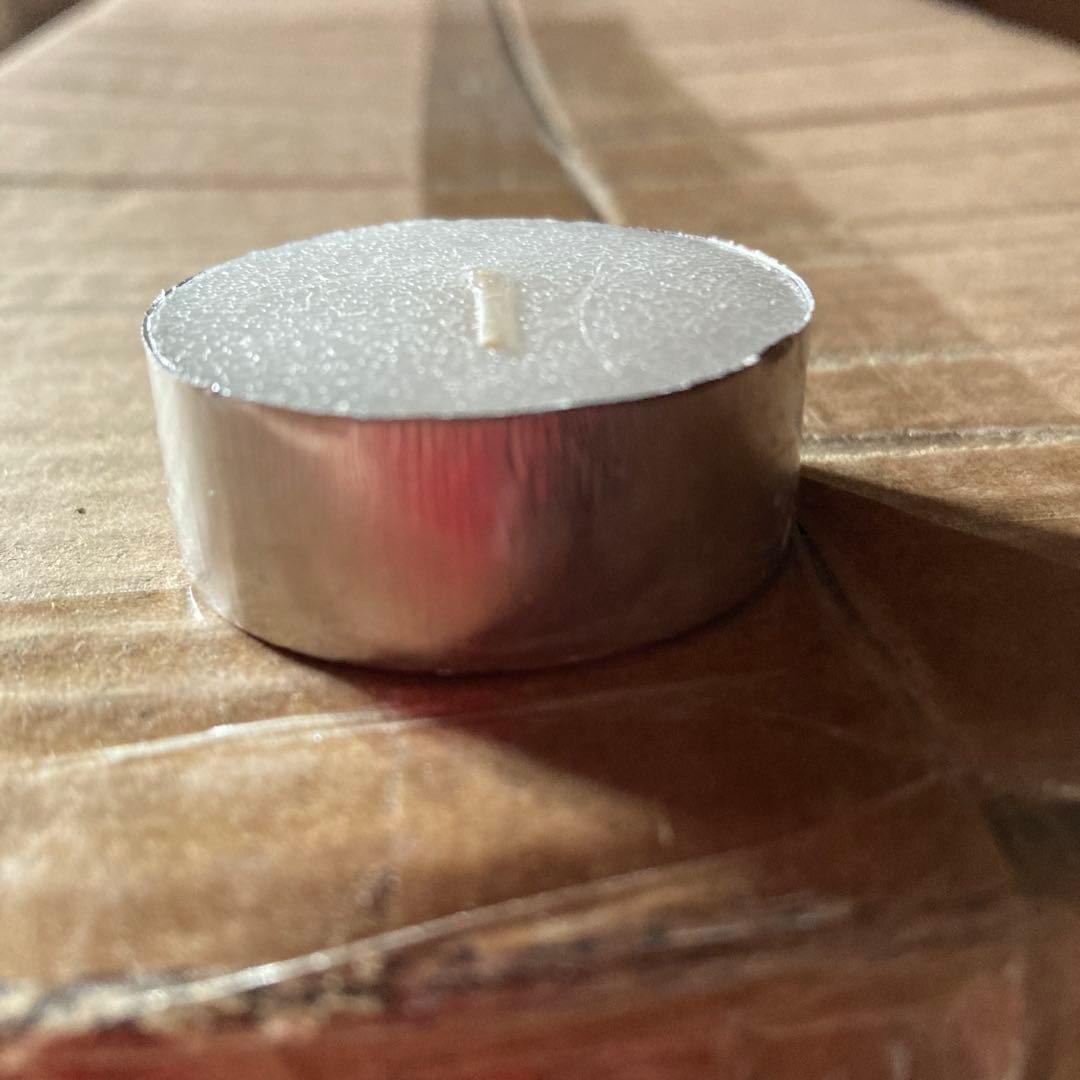 ティーライトキャンドル。燃焼時間4時間。