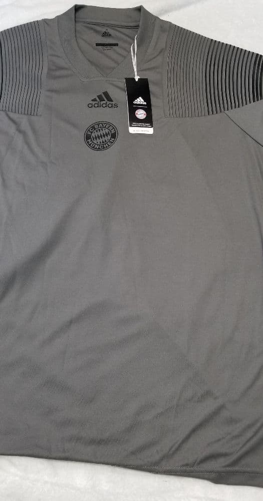 サッカー、バイエルン・ミュンヘン、ユニフォーム、サイズ2XO、トレーニングシャツ
