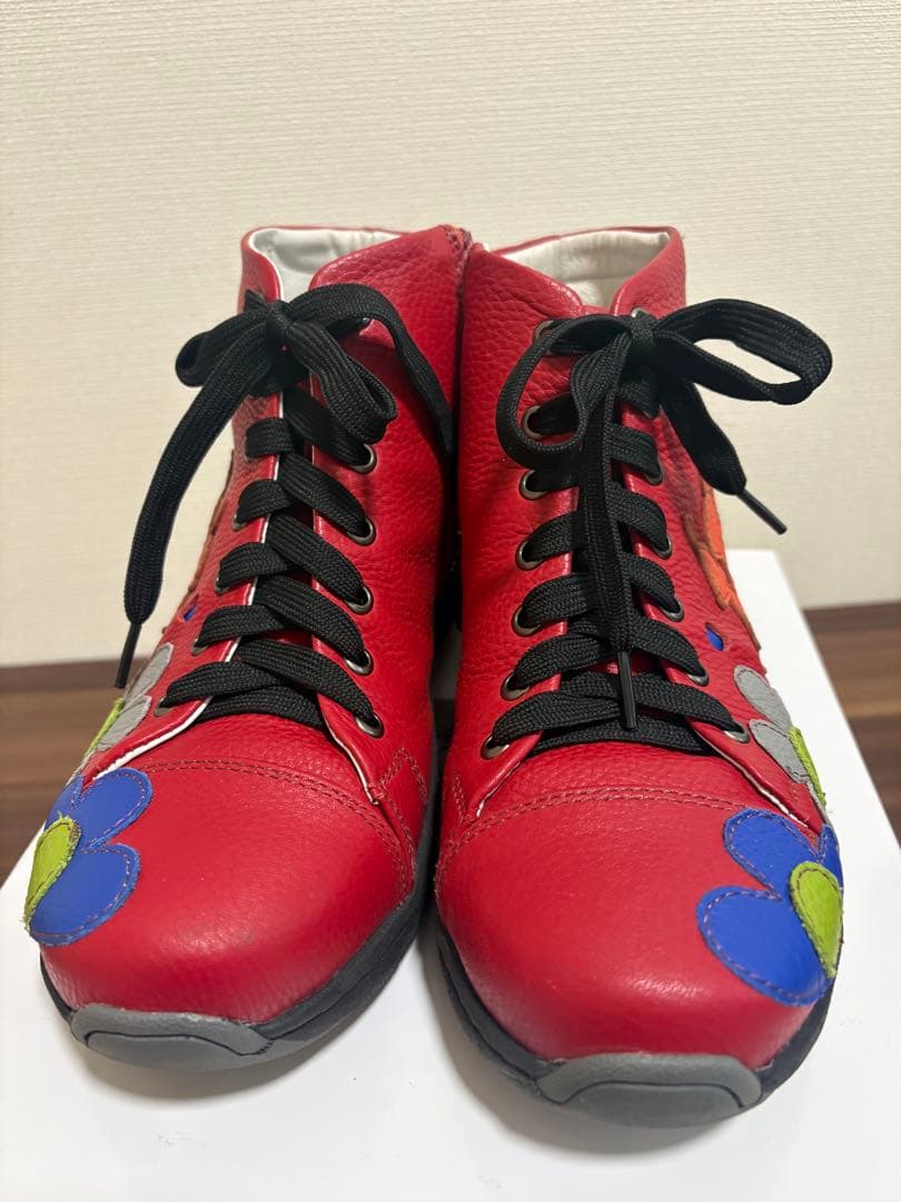 エスタシオン ムーミンリトルミィ コラボ ショートブーツ　赤