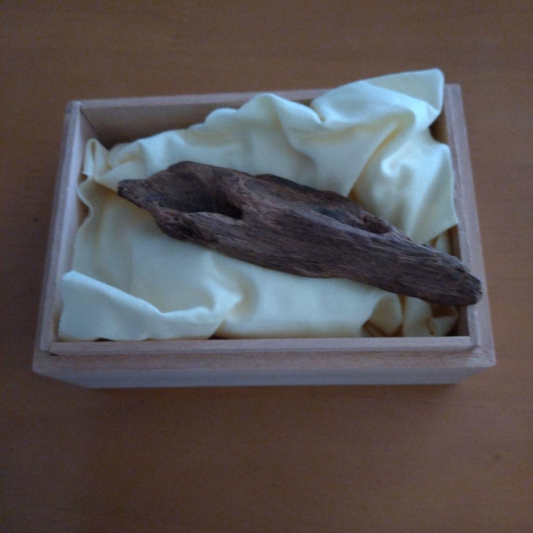 沈香　１９グラム　桐箱入