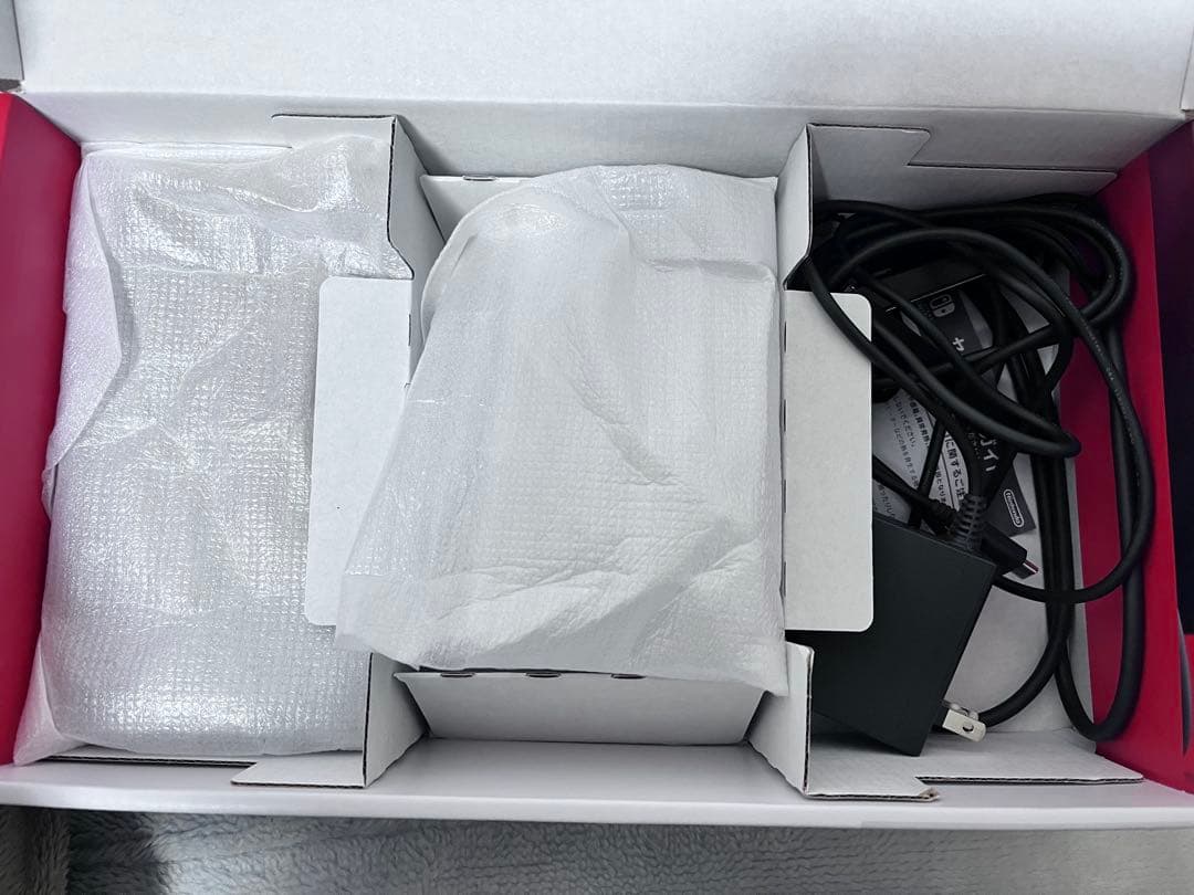 Nintendo Switch 本体 ネオンブルー・レッド付属付き