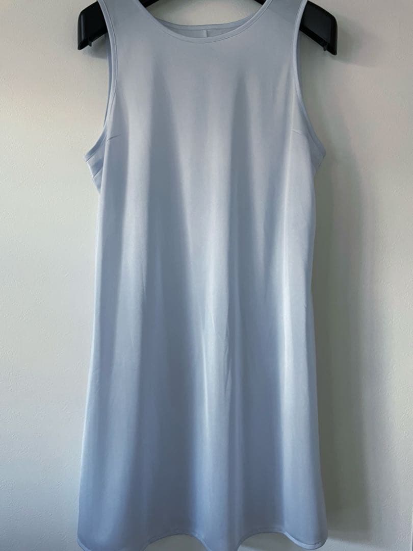 トクコプルミエブォル花柄ノースリーブフレアチュニックワンピース