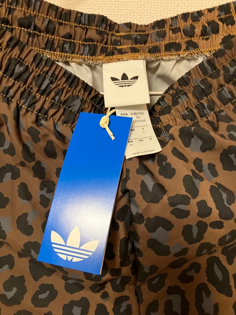 adidas レオパード ファイヤーバード オーバーサイズ トラックパンツ