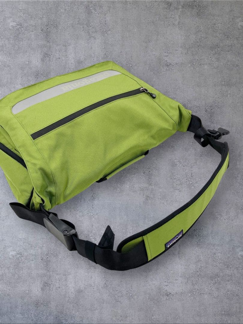 Patagonia ハーフマス メッセンジャーバッグ ゲッコーグリーン