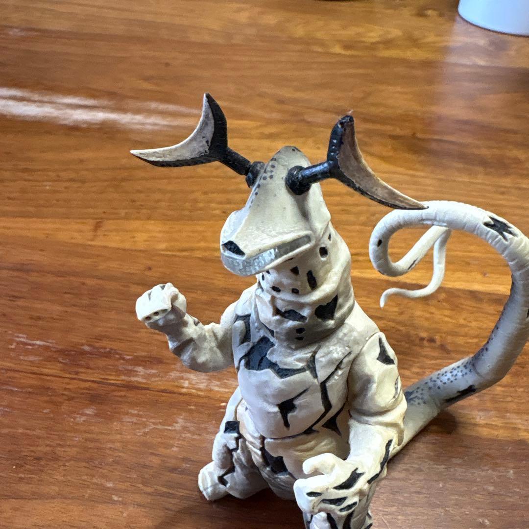 ウルトラマン怪獣フィギュア エレキング