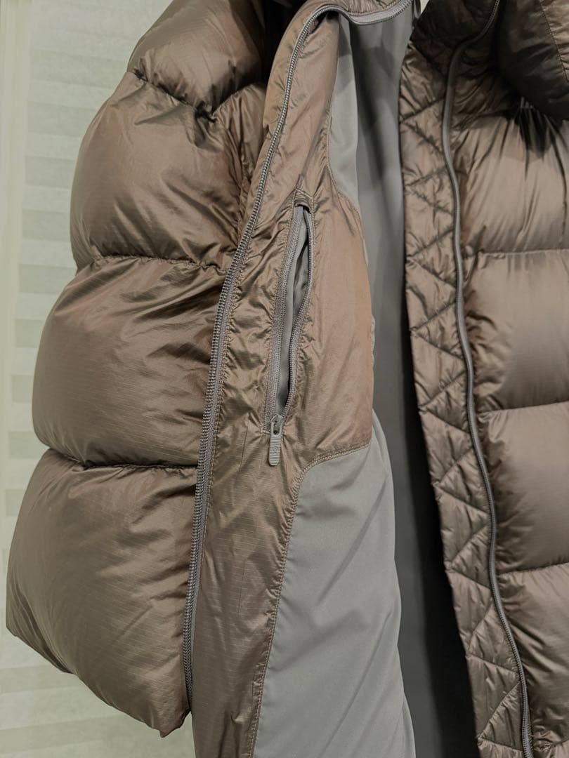 ルルレモン ロングダウン麻布台ヒルズ限定/完売品