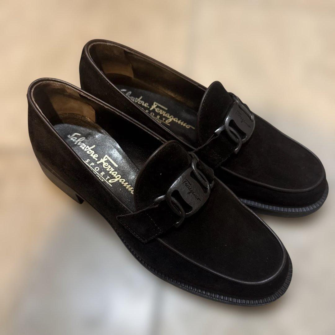 フェラガモスエード ローファー 金具付き