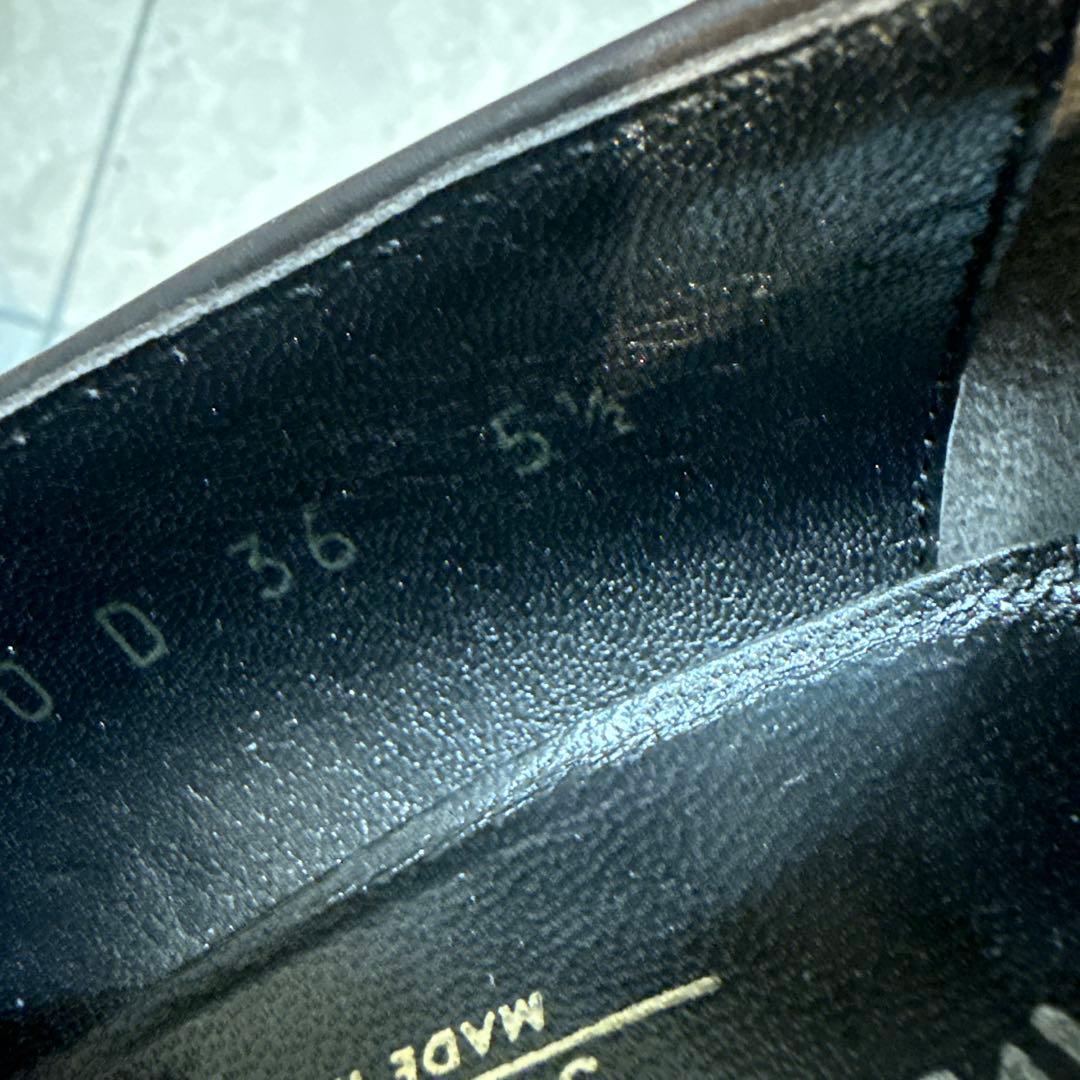 フェラガモスエード ローファー 金具付き