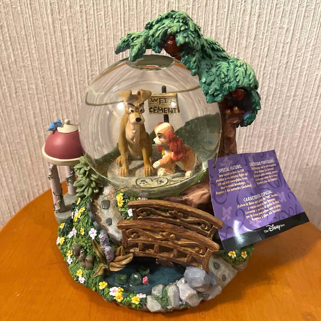 ディズニーストア　わんわん物語Lady&Trumpスノーグローブ　オルゴール付き