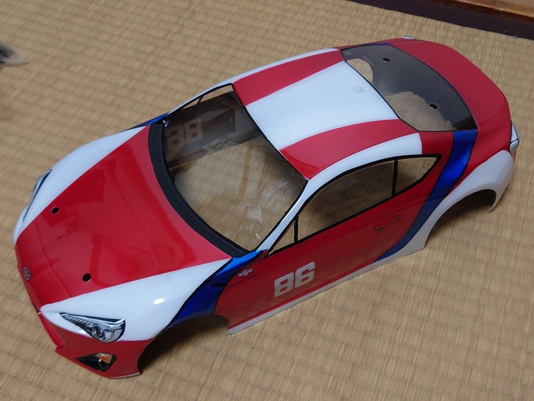 タミヤ TT02 新品未組立シャーシキット　ボディ塗装済み　TT-02