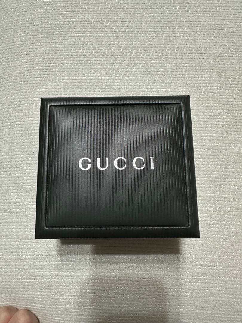 GUCCI シルバー スクエア型時計　箱付き　美品