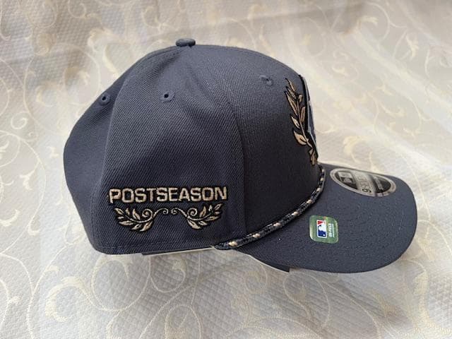 大谷翔平MLB2025NLDS優勝記念ロッカーROOMチャコールB/CAP限定品