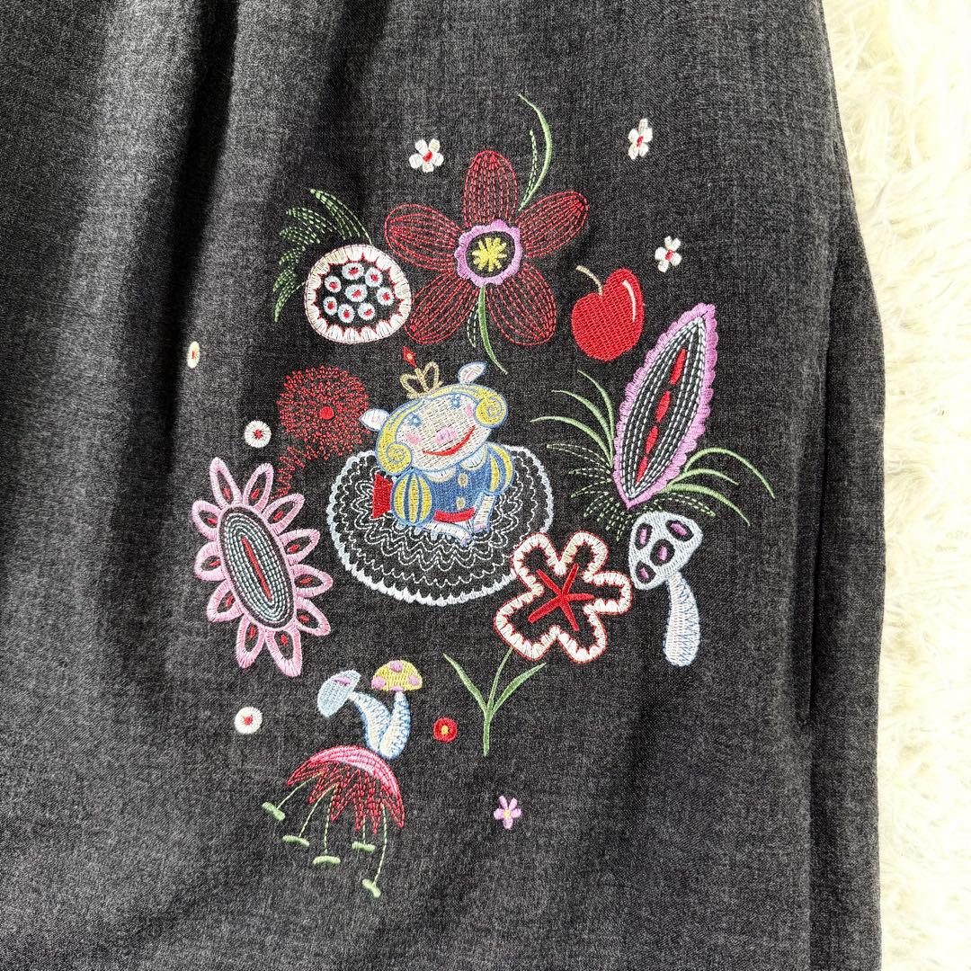 オレボレブラ ワンピース ノースリーブ 白雪姫 ブタさん 刺繍 フリル