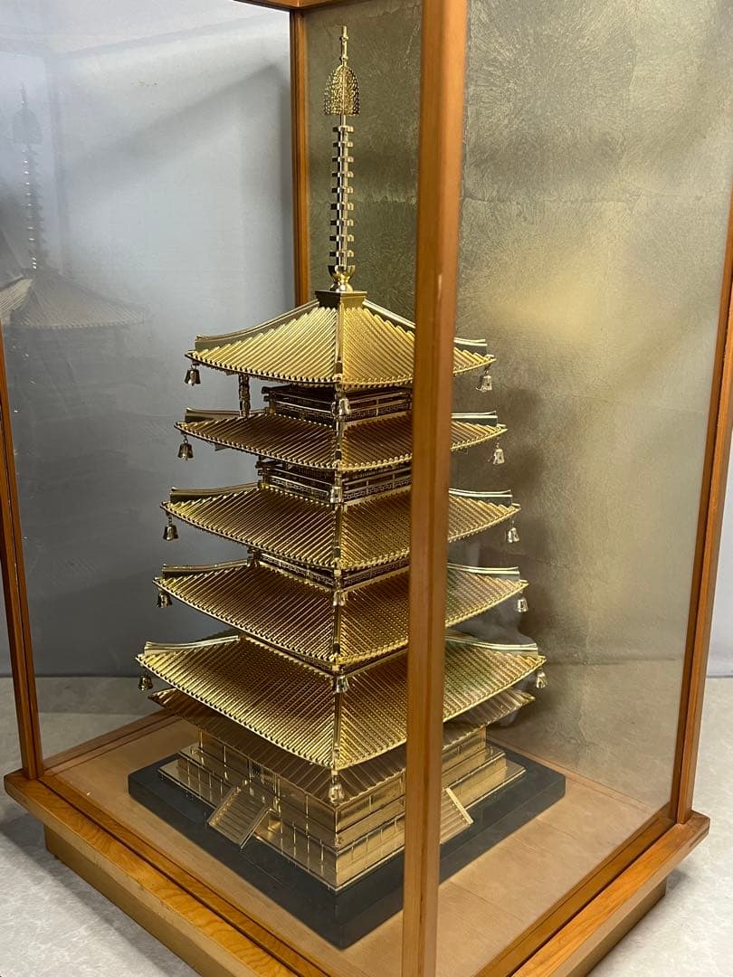 法隆寺 五重塔 金属製 置物 ケース入り