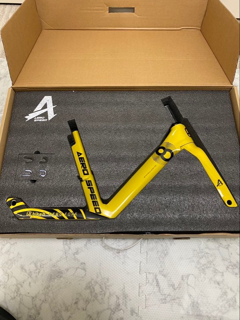 bike8 エアロスピード　ランバイク　カーボンフレーム