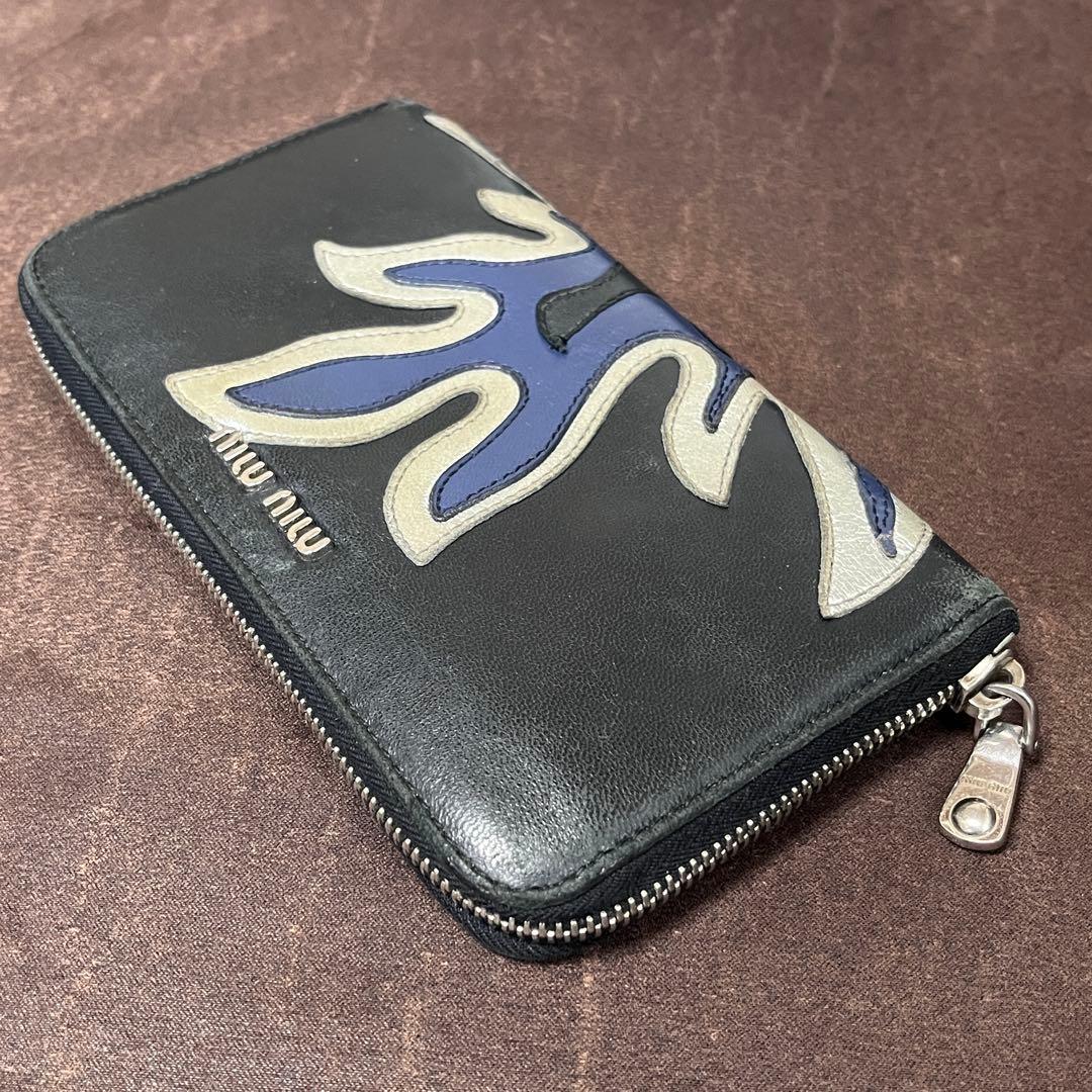 ☆miu miu ミュウミュウ黒、シルバー、紺のクールなデザインレザー 長財布
