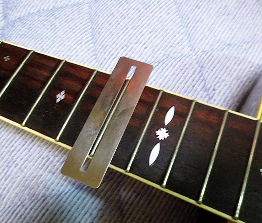 初心者でもとても弾き易い猫の目　Cat's Eyes CE-300