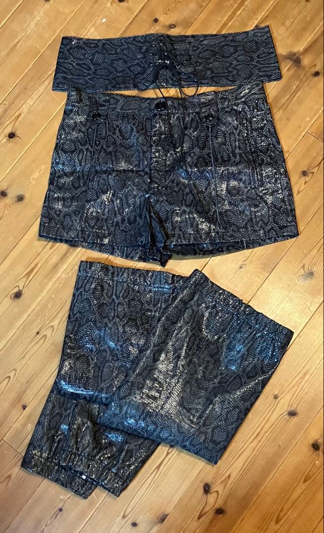 Lieve Van Gorp✨美品 99AW本革アートピースパイソンレッグカバー