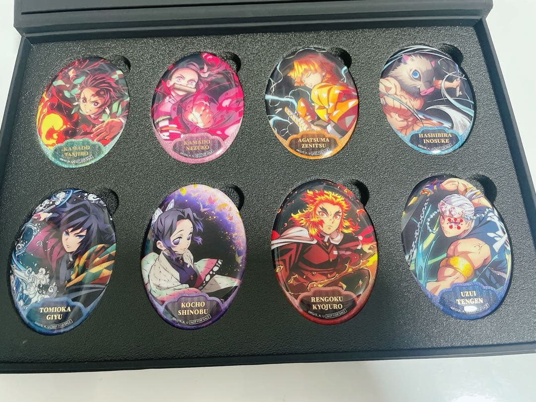 鬼滅の刃 海外限定 全集中展 北京会場 限定 専用BOX付き缶バッジ　冨岡義勇他