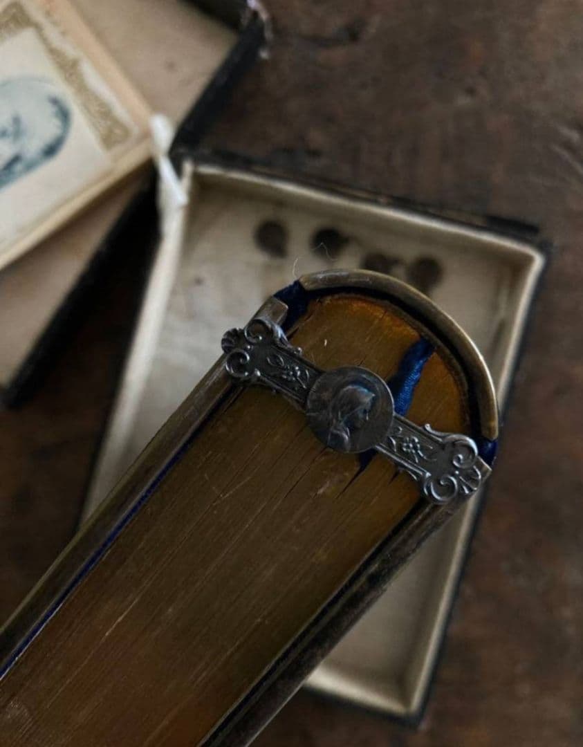 フランス アンティーク モノグラム 聖書 祈祷書 装飾 古書 ヴィンテージ 希少