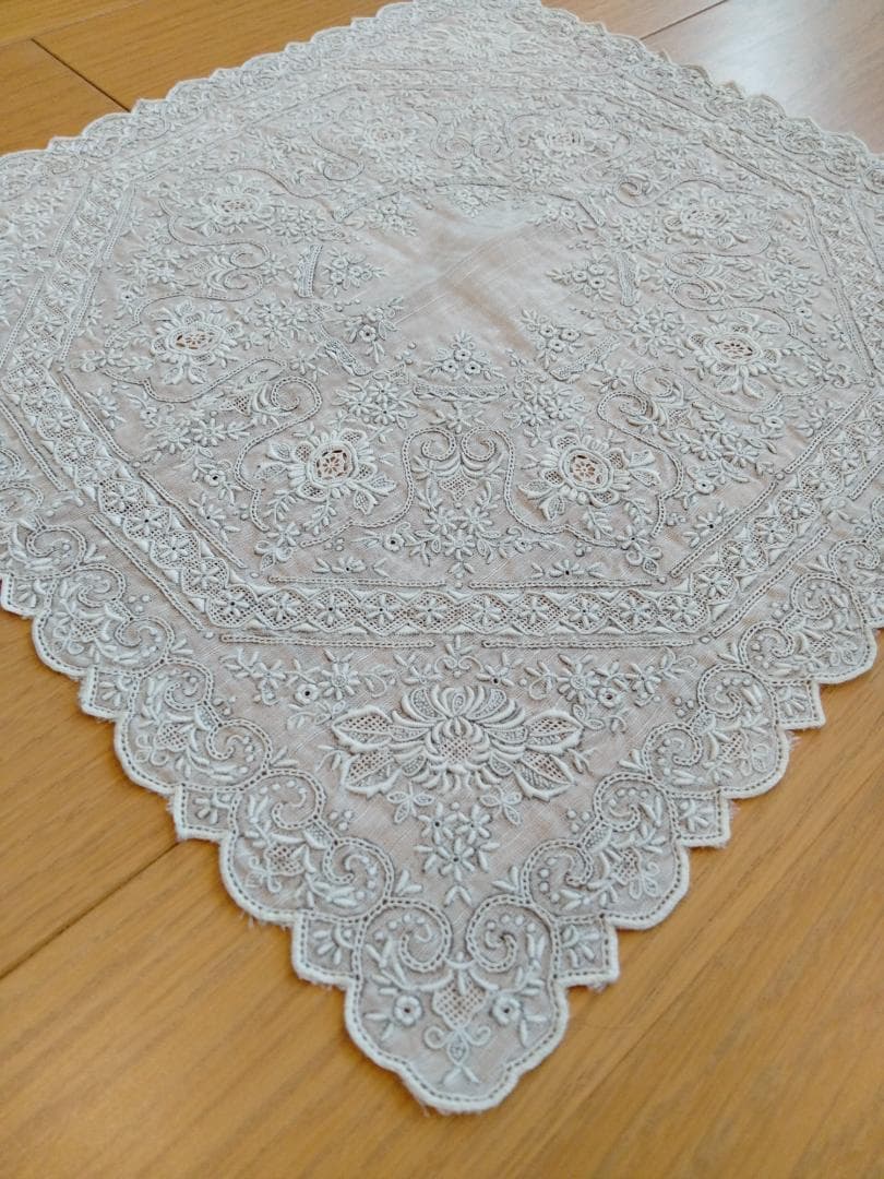 スワトウ 汕頭刺繍 レースハンカチ ホワイト