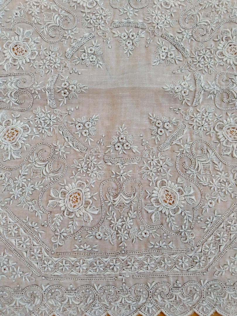 スワトウ 汕頭刺繍 レースハンカチ ホワイト
