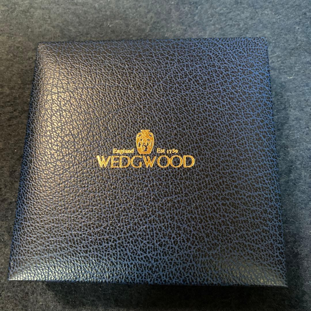 箱つき•WEDG WOOD（ウェッジウッド）ブローチ