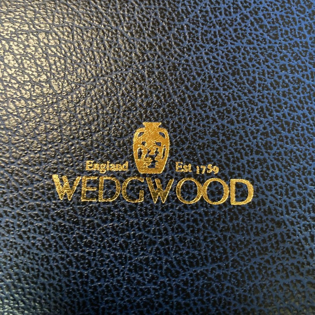 箱つき•WEDG WOOD（ウェッジウッド）ブローチ
