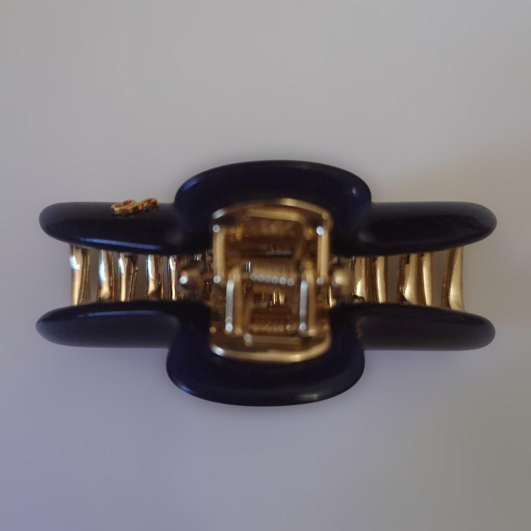 美品 Acca アッカ ストーン付き濃紺クレップヘアクリップ M