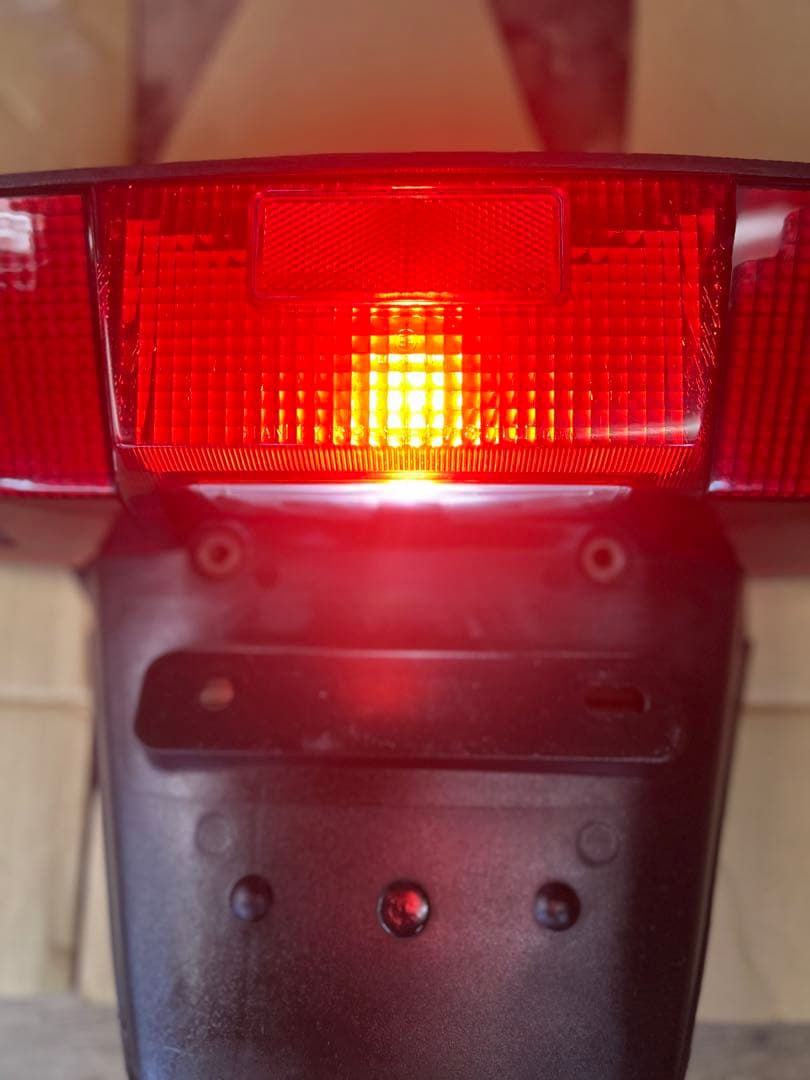 早い者勝ちフュージョン　mf02 純正テールランプ