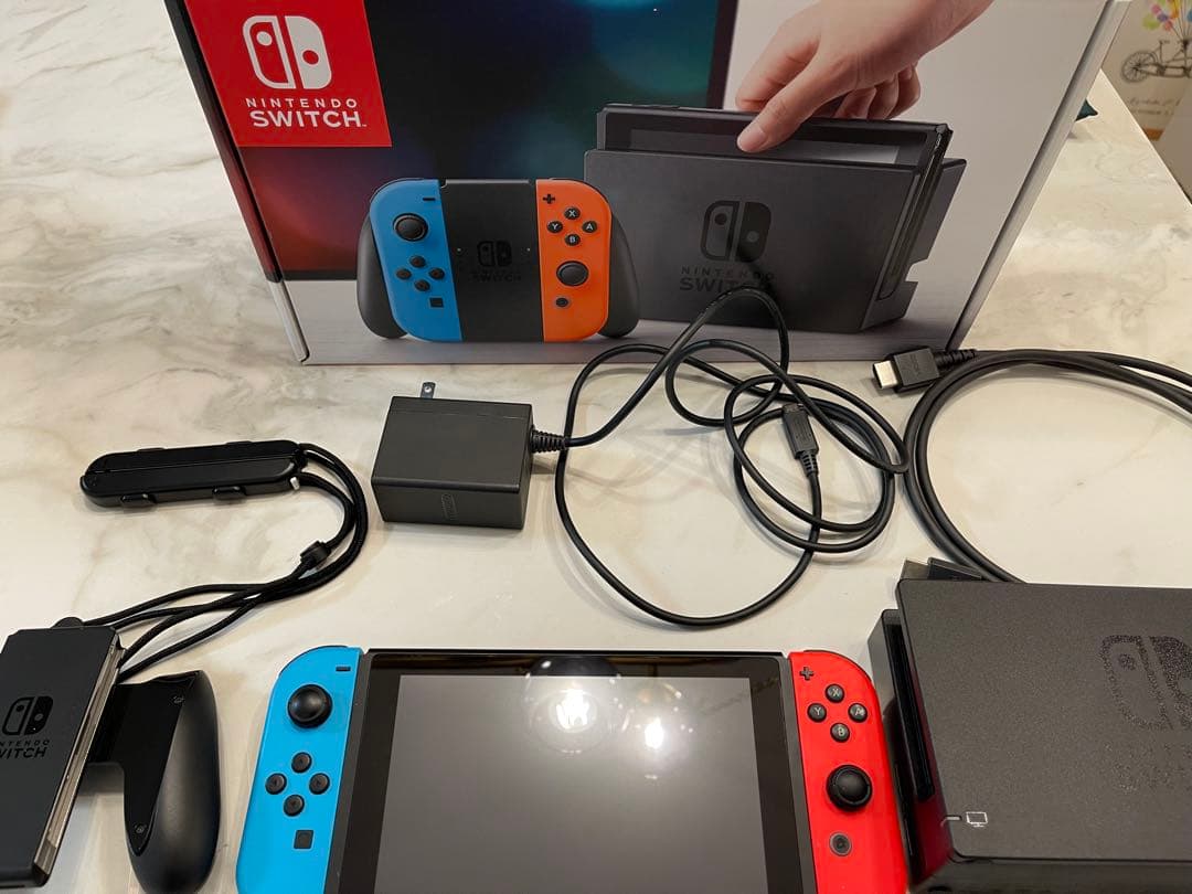 即購入OK 美品　Nintendo Switch 青/赤　ニンテンドー　スイッチ
