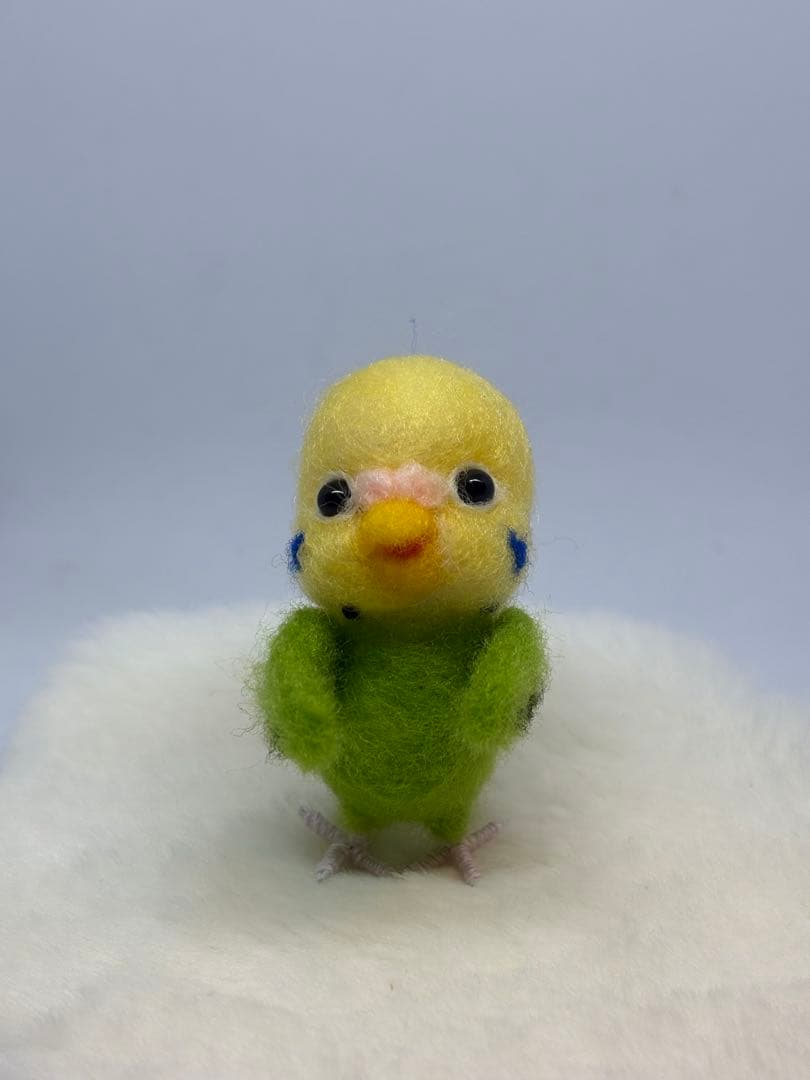 羊毛フェルト　ハンドメイド　クリスマスツリーにセキセイインコ