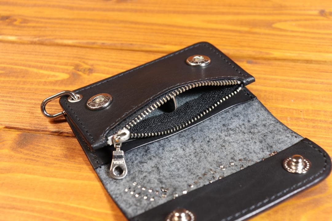 フラワースタッズ ミニトラッカーウォレット ハトメ小判カン付き