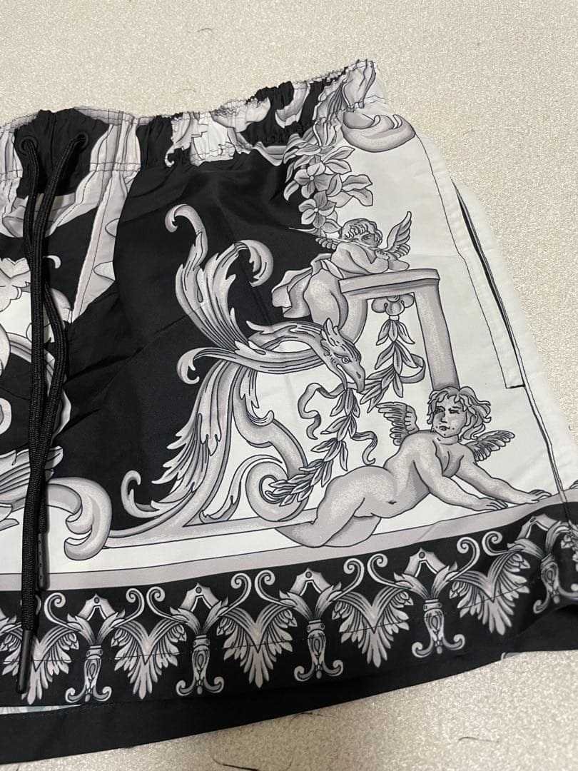 ベルサーチェ　水着