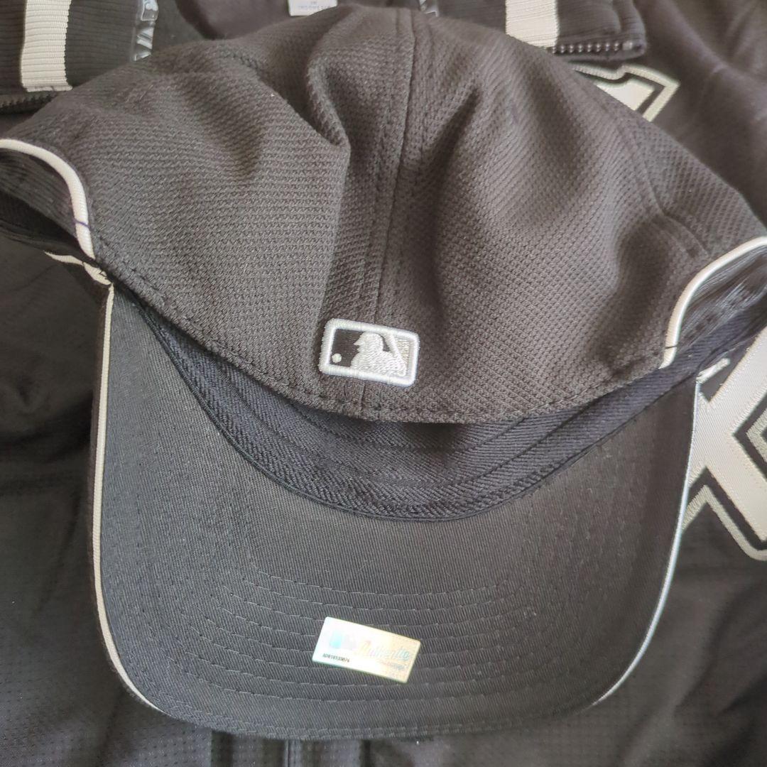 新品未着用　シカゴホワイトソックス　スタジャン、キャップ２点セット