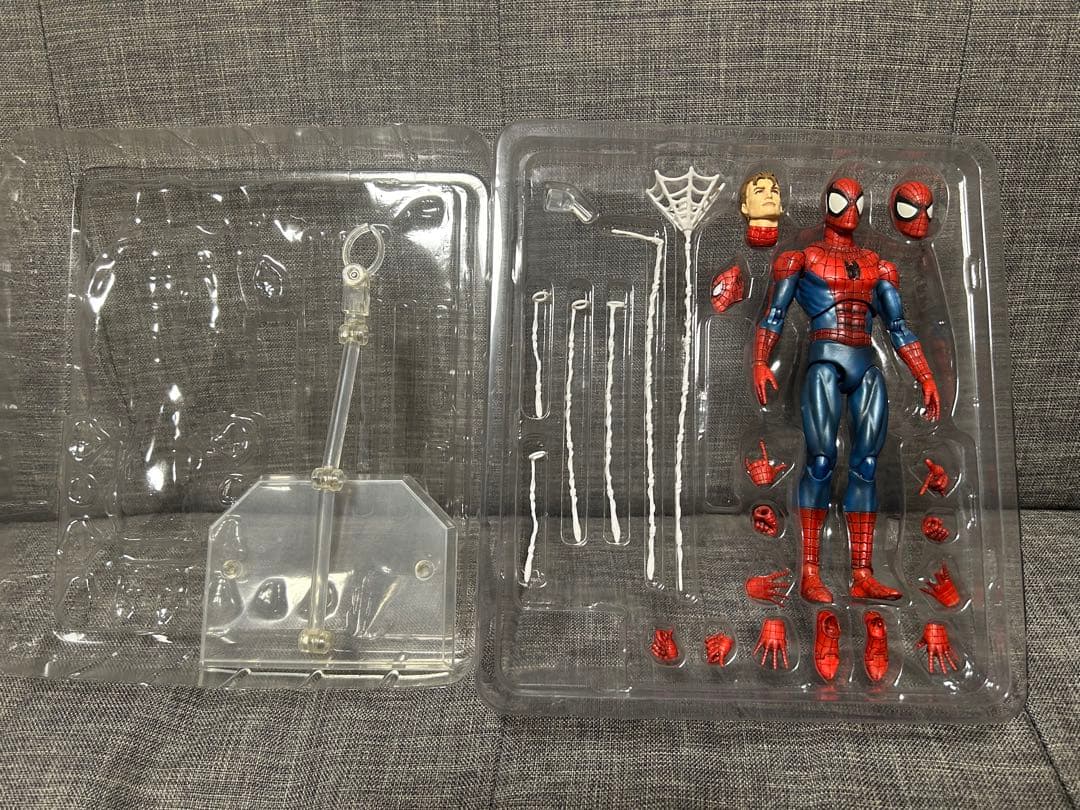 MAFEX スパイダーマン 075 フィギュア　コミックVer