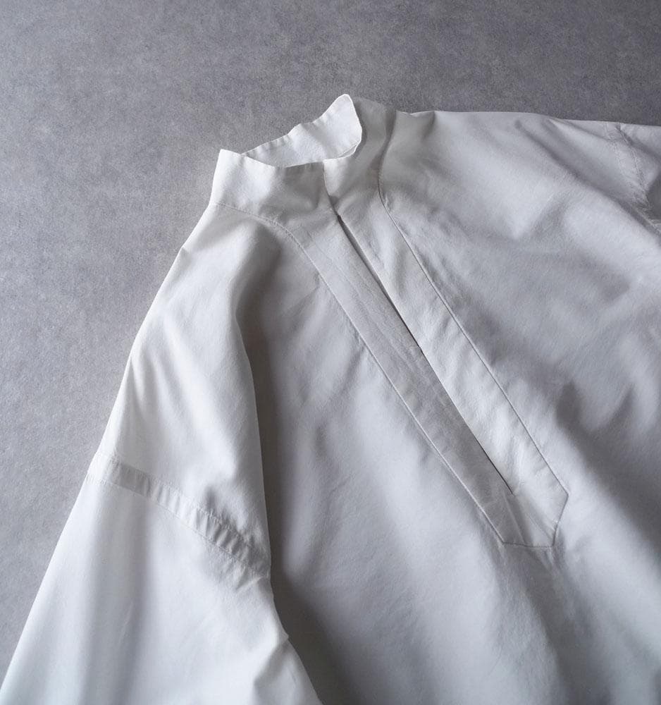 美品 ロエフ 3,2万 スタンドカラーブラウス ホワイト LOEFF Y262