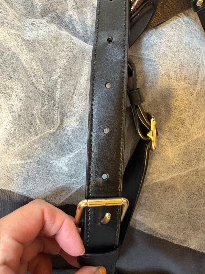 週末価格コーチ　ボディバッグ