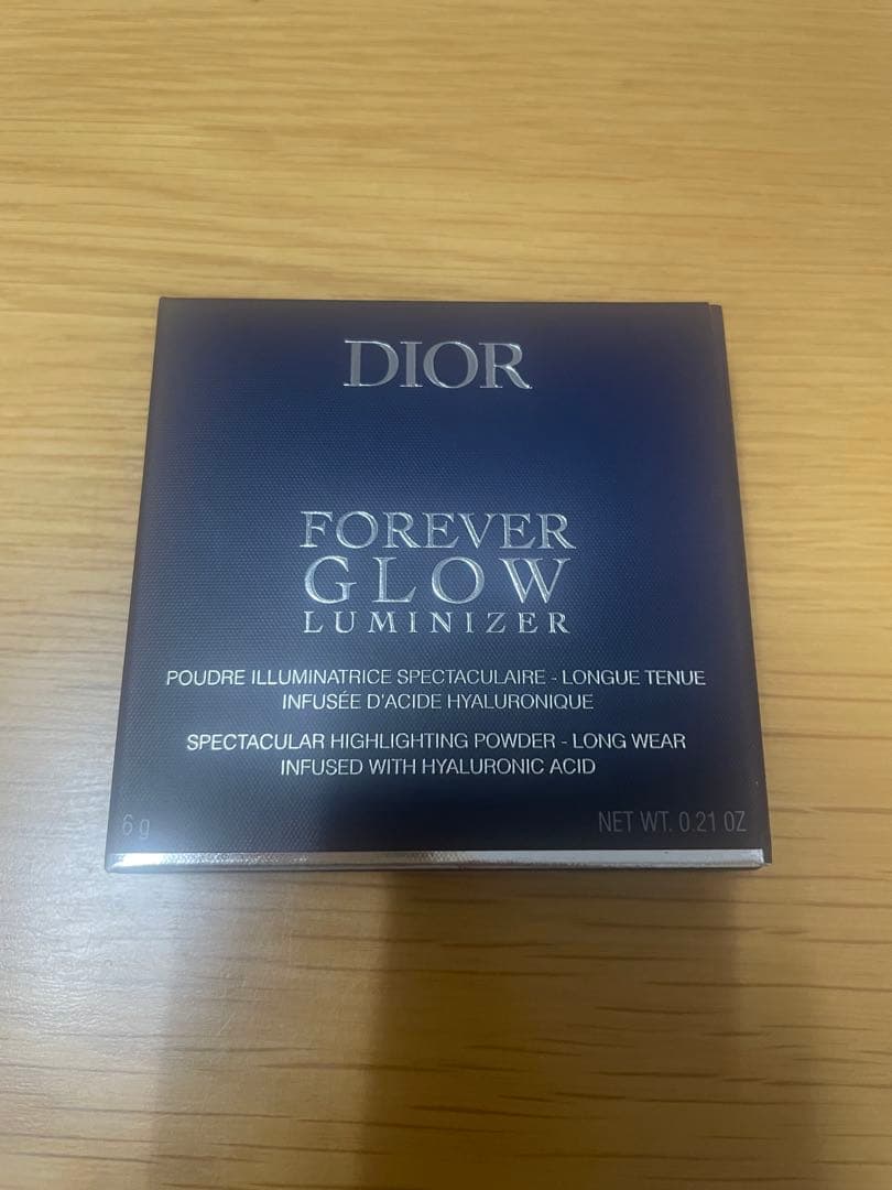 DIOR ディオールスキンフォーエヴァーグロウ ルミナイザー 001