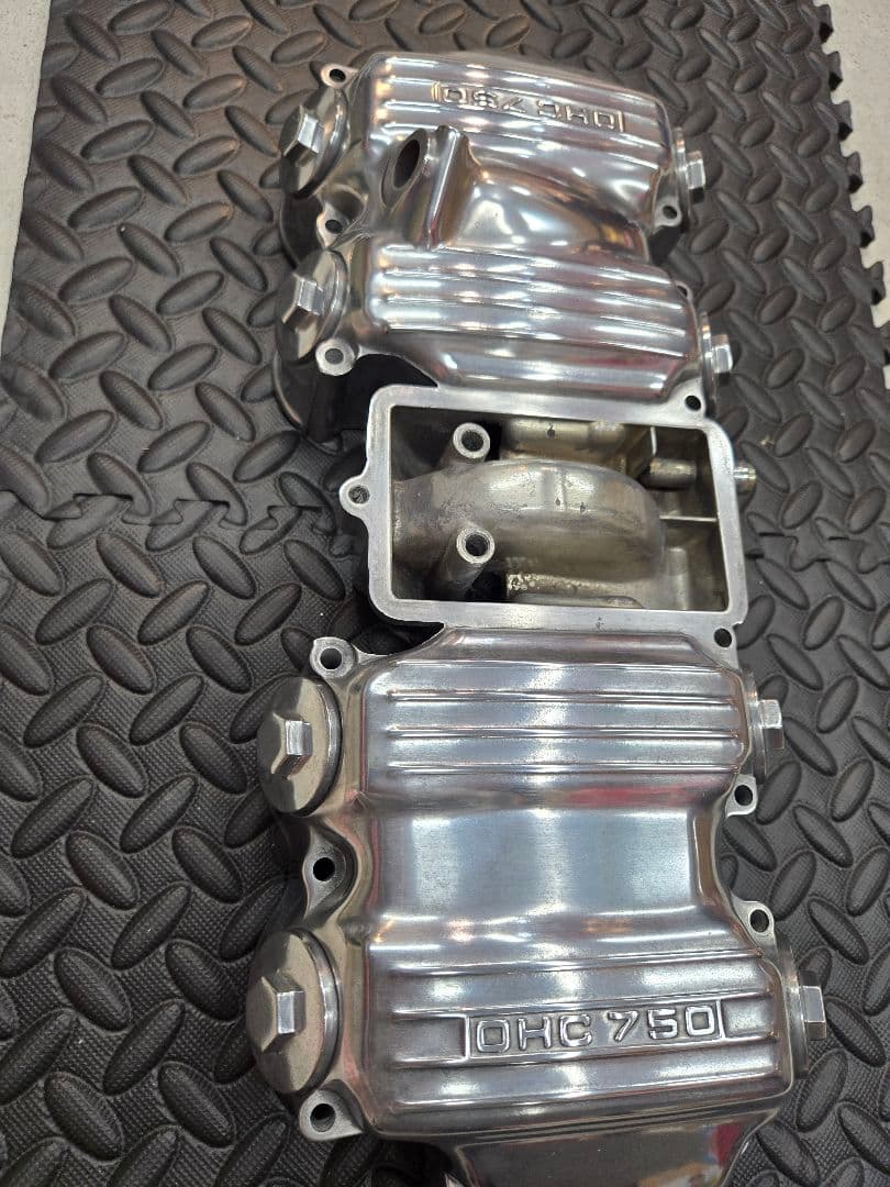 HONDA cb750four シリンダーヘッドカバー