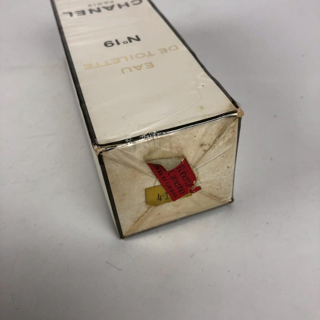 CHANEL シャネル No19 EAU DE TOILETTE 香水