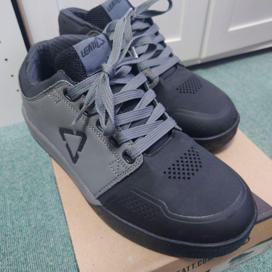 LEATT リアットMTBフラットペダル　スペシャライズドSPECIALIZED