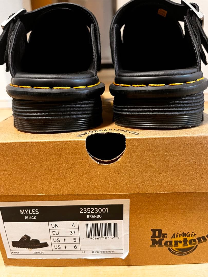 Dr. Martens ブラック スエード クロッグサンダル