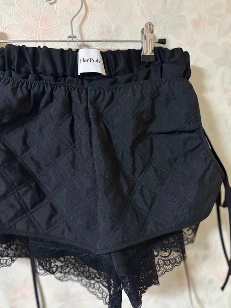 Her Praha アイリーンキルティングショートパンツ
