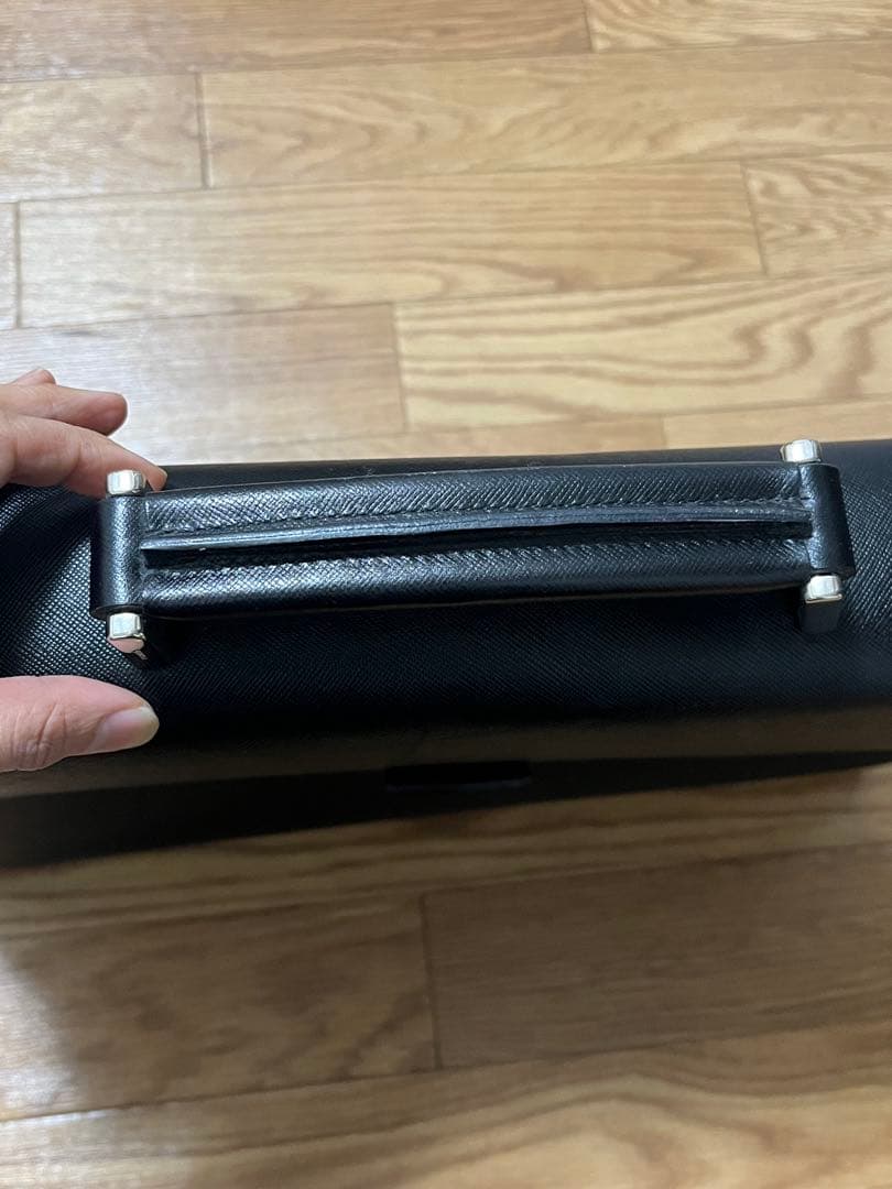 プラダ ブリーフケース