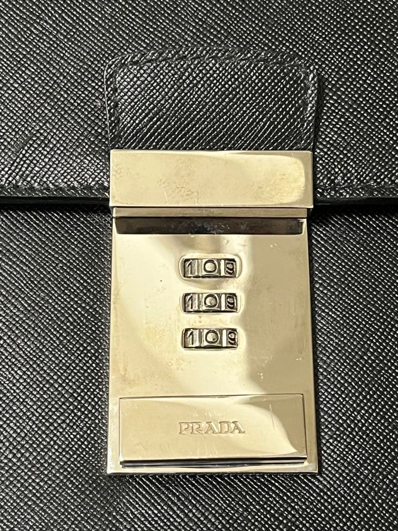 プラダ ブリーフケース