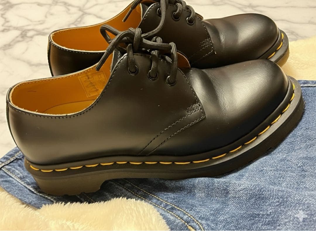 【極美品✨】ドクターマーチン 1461 3ホール 11837 UK4 黒