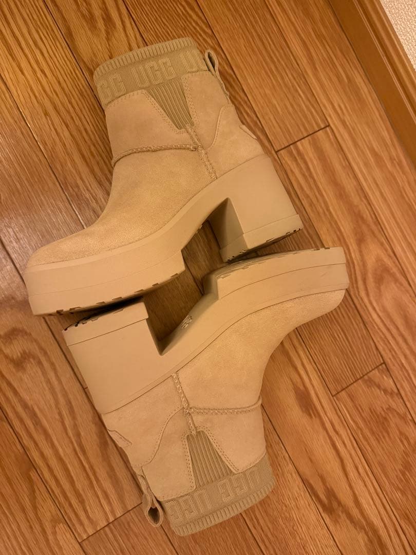 UGGモクシーチェルシー サンドUS7